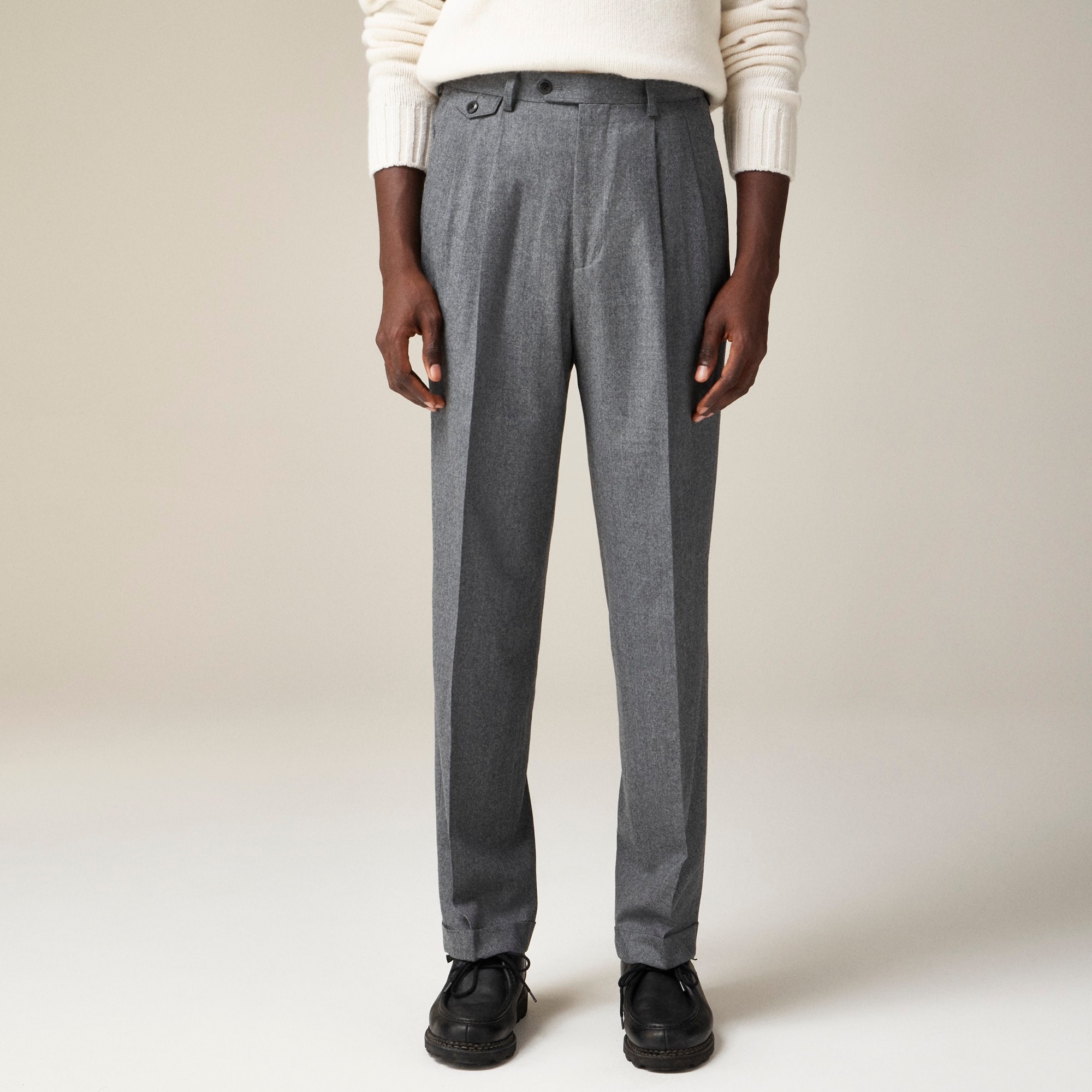 mens Relaxed-fit single-pleat trouser in Italian wool flannel