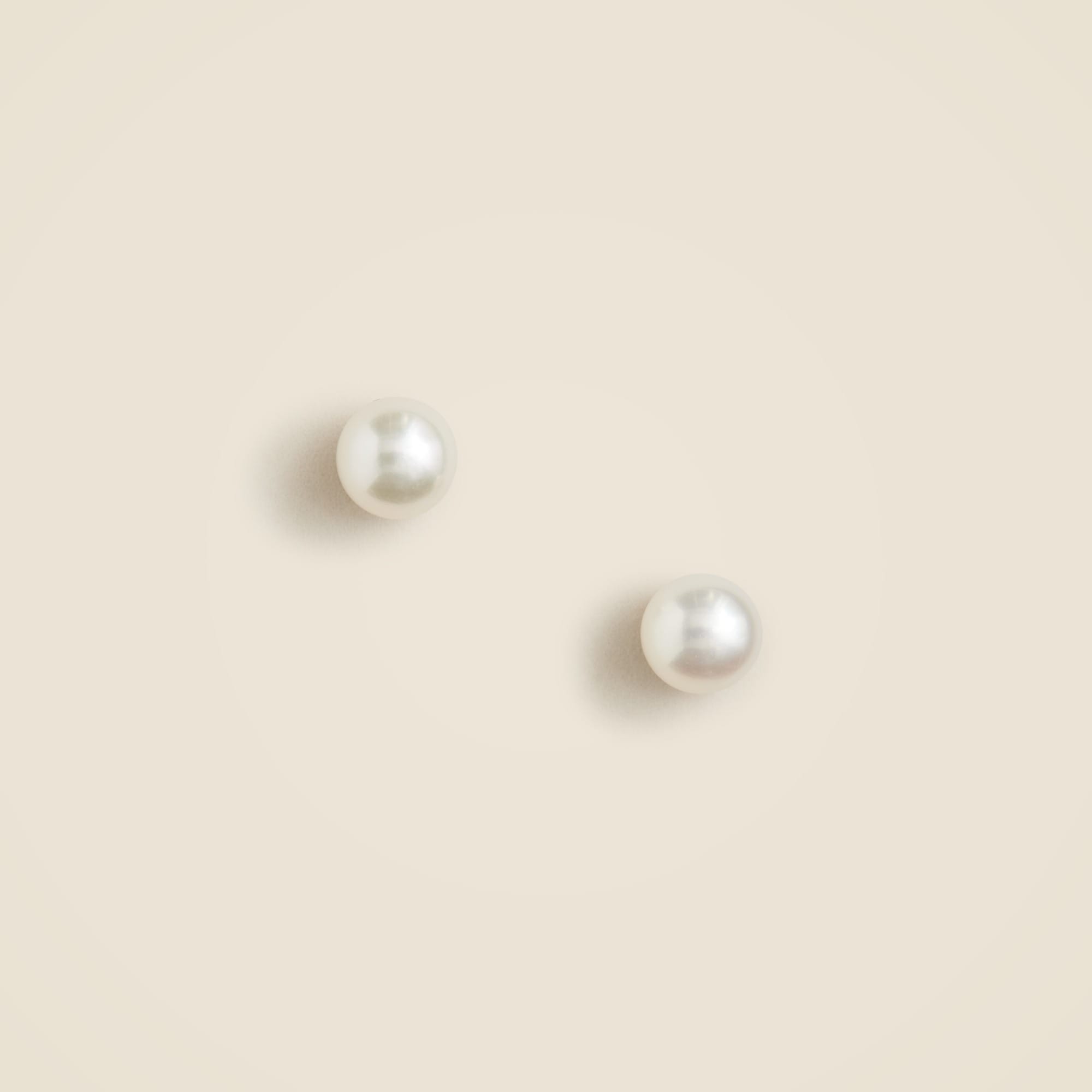 womens Freshwater pearl stud earrings